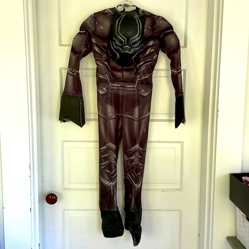Black Panther costume with mask.  child small